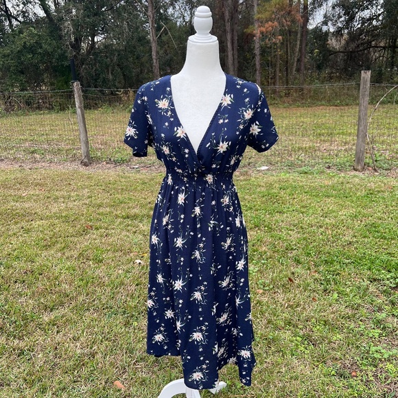 Floral Midi Dress - Picture 1 of 4